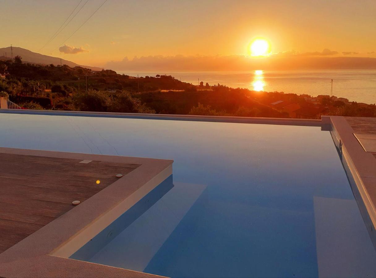 Villa Infinity ∞ Santa Teresa Di Riva Luaran gambar