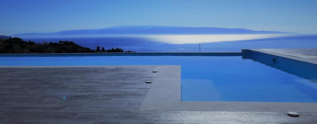Villa Infinity ∞ Santa Teresa Di Riva Luaran gambar